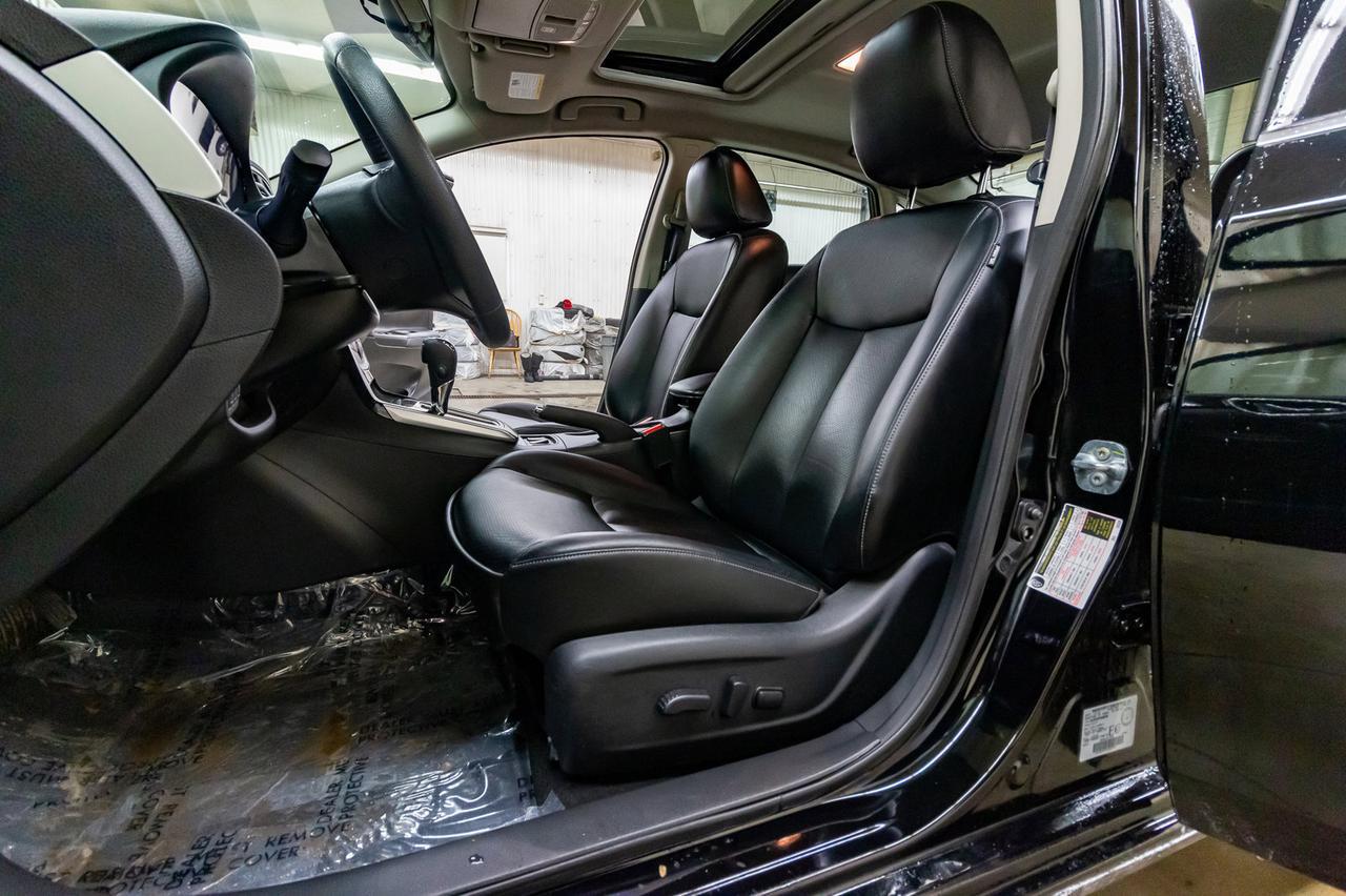 2017 Nissan Sentra SL Leather Roof Nav BCam Red Deer AB