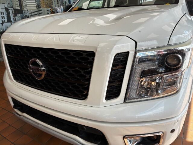 2017 Nissan TITAN PRO-4X  Short Bed