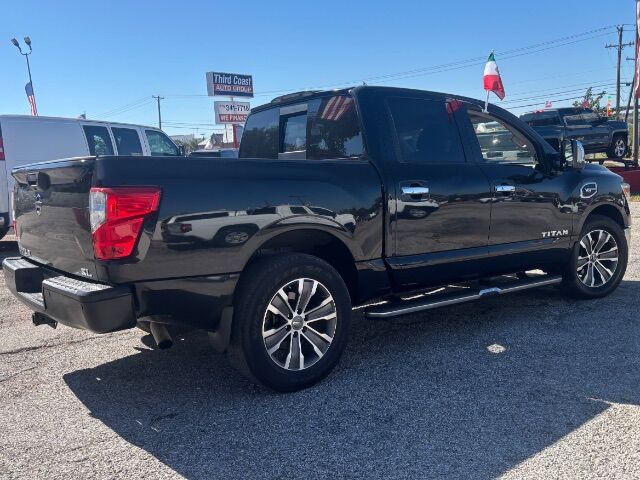 2017 Nissan TITAN SL
