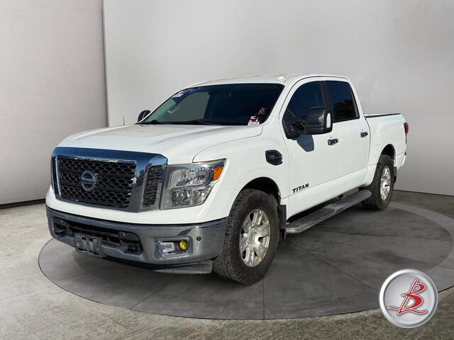 2017 Nissan Titan SV photo 2