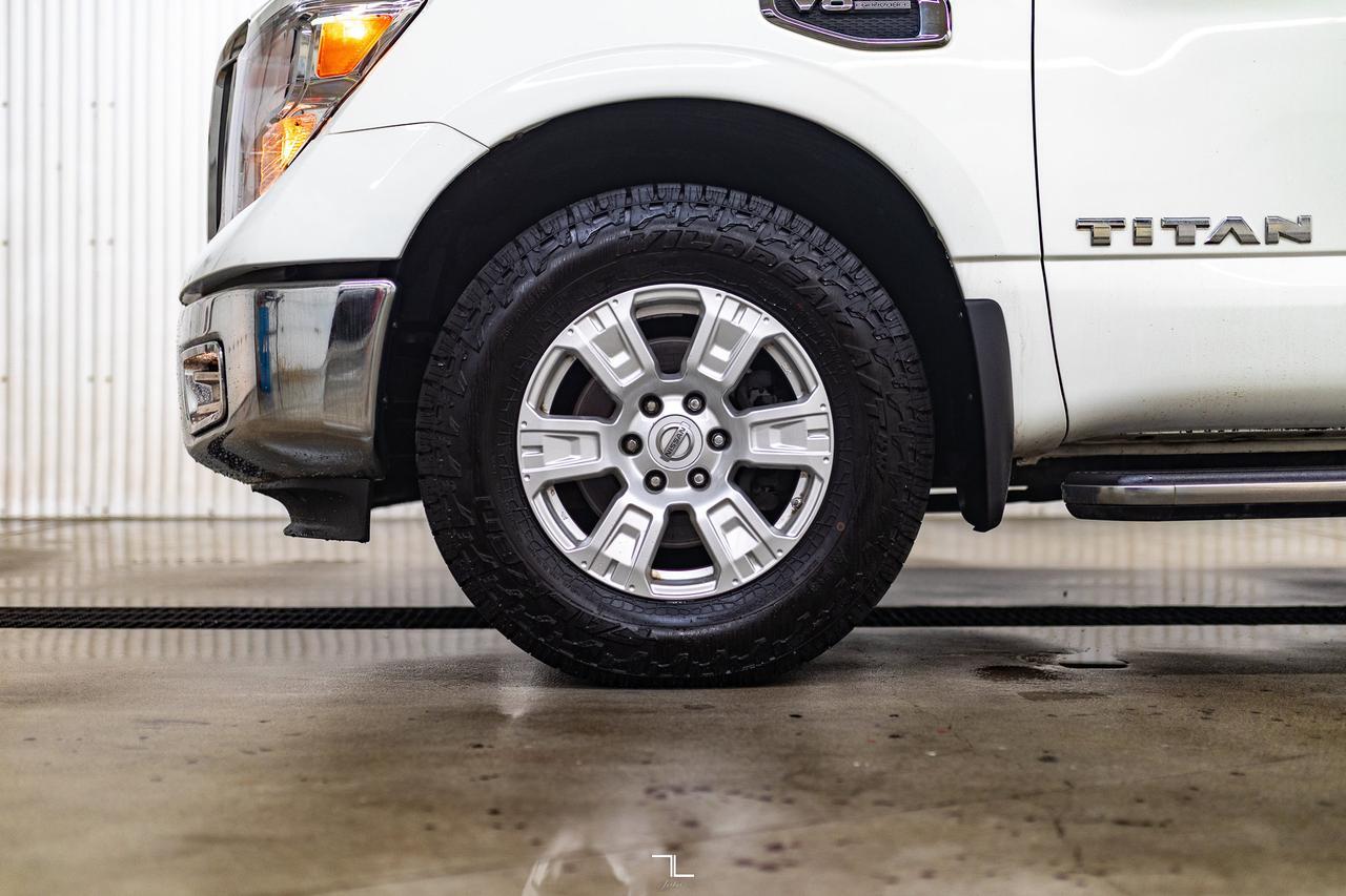 2017 Nissan Titan 4x4 Crew Cab S Red Deer AB