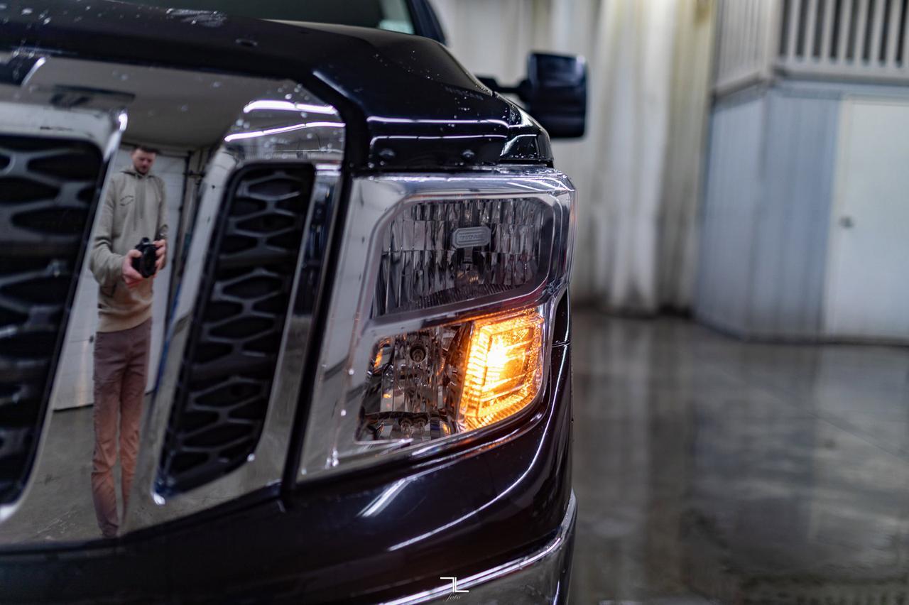 2017 Nissan Titan 4x4 Crew Cab SV Nav BCam Red Deer AB