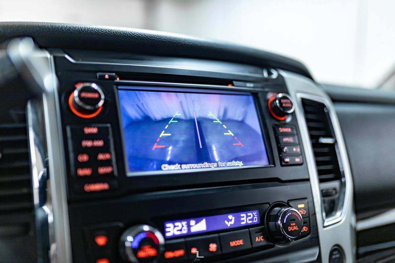 2017 Nissan Titan 4x4 Crew Cab SV Nav BCam Red Deer AB