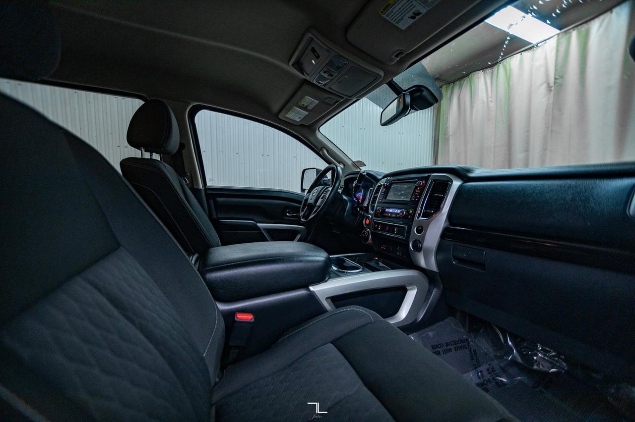 2017 Nissan Titan 4x4 Crew Cab SV Nav BCam Red Deer AB