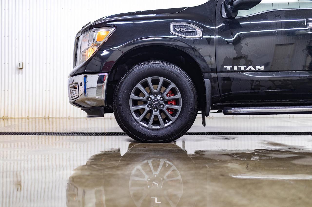 2017 Nissan Titan 4x4 Crew Cab SV Nav BCam Red Deer AB