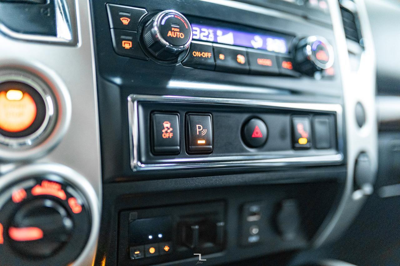 2017 Nissan Titan 4x4 Crew Cab SV Nav BCam Red Deer AB