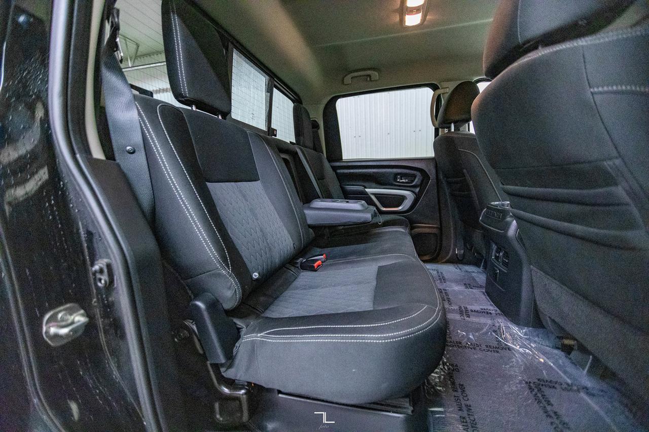 2017 Nissan Titan 4x4 Crew Cab SV Nav BCam Red Deer AB