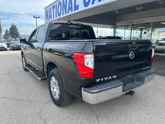 2017 Nissan Titan SV