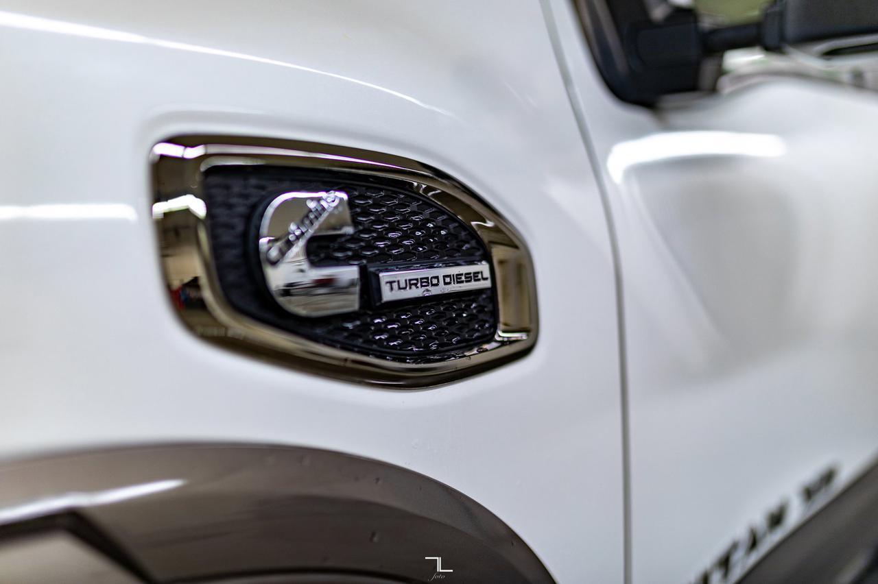 2017 Nissan Titan XD 4x4 Crew Cab Platinum Reserve Diesel Leather Roof Nav Red Deer AB