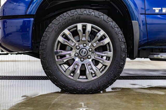 2017 Nissan Titan XD 4x4 Crew Cab Platinum Reserve Leather Roof Nav Red Deer AB