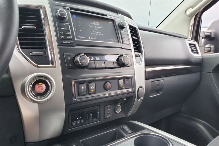 2017 Nissan Titan XD SV  TX