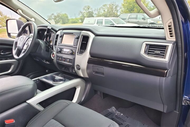 2017 Nissan Titan XD SV  TX