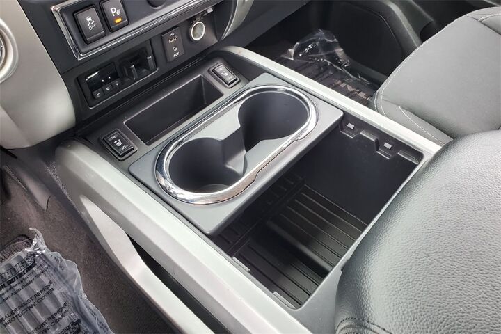 2017 Nissan Titan XD SV  TX