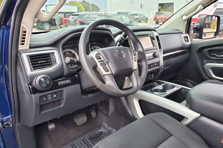 2017 Nissan Titan XD SV  TX