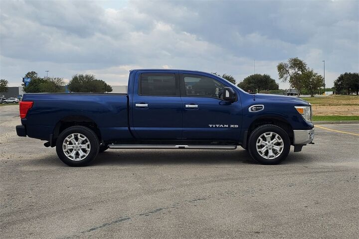 2017 Nissan Titan XD SV  TX