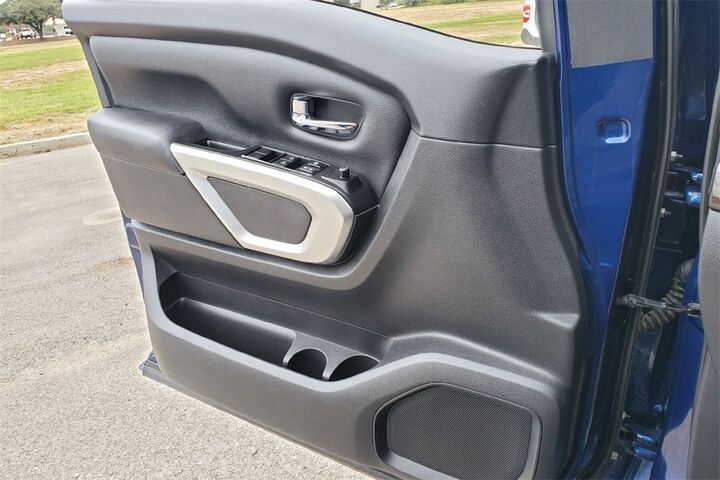 2017 Nissan Titan XD SV  TX