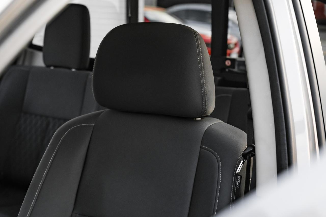 2017 Nissan Titan XD SV CREW CAB 4WD AUTOMATIC BLIND SPOT ASSIST NAVIGATION HEATED SEATS REAR CAMERA Carrollton TX