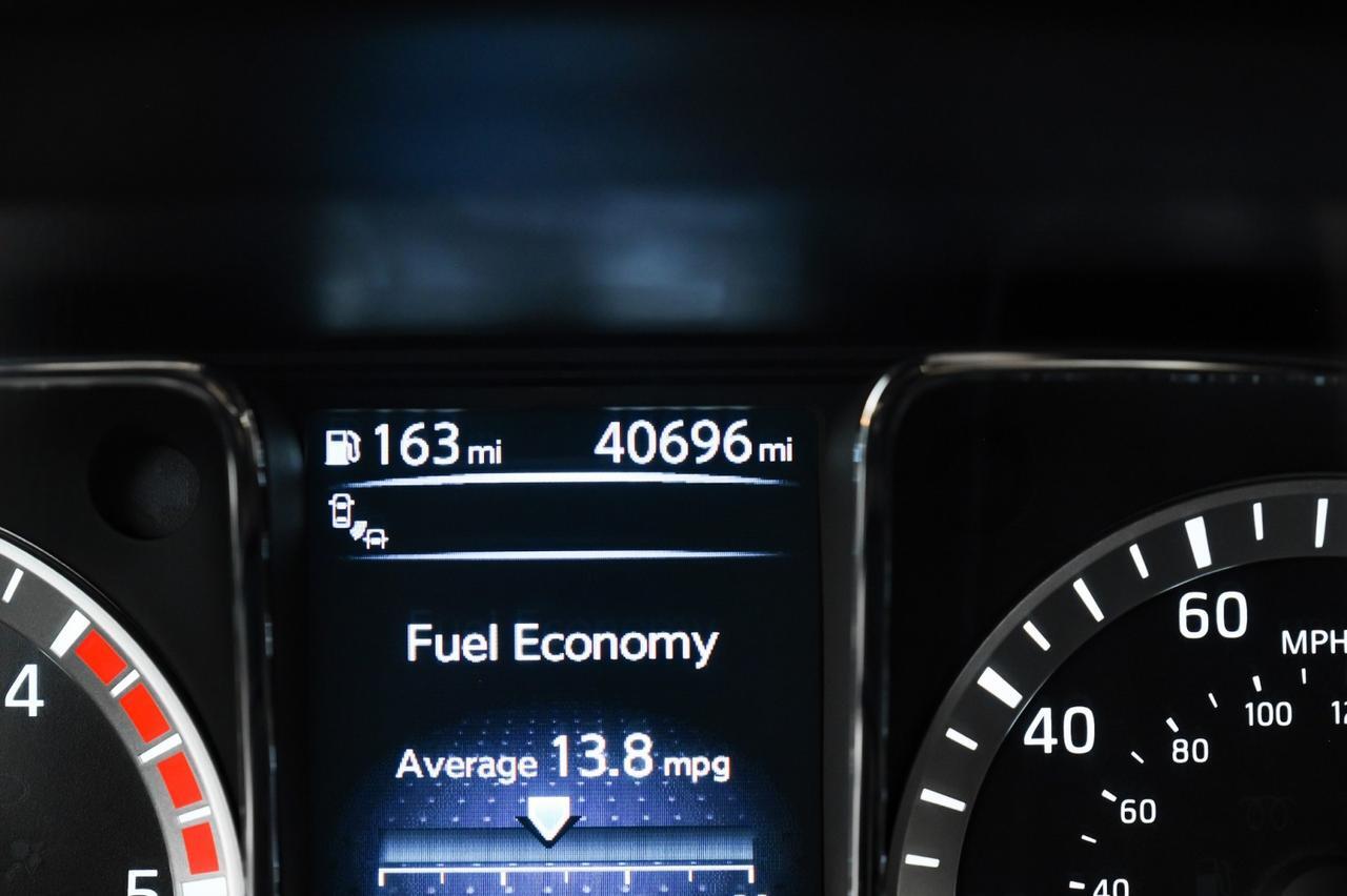 2017 Nissan Titan XD SV CREW CAB 4WD AUTOMATIC BLIND SPOT ASSIST NAVIGATION HEATED SEATS REAR CAMERA Carrollton TX