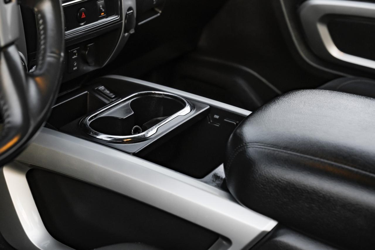 2017 Nissan Titan XD SV CREW CAB 4WD AUTOMATIC BLIND SPOT ASSIST NAVIGATION HEATED SEATS REAR CAMERA Carrollton TX