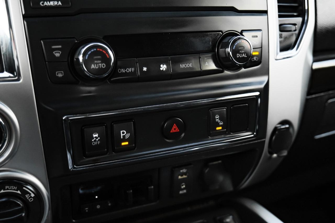 2017 Nissan Titan XD SV CREW CAB 4WD AUTOMATIC BLIND SPOT ASSIST NAVIGATION HEATED SEATS REAR CAMERA Carrollton TX