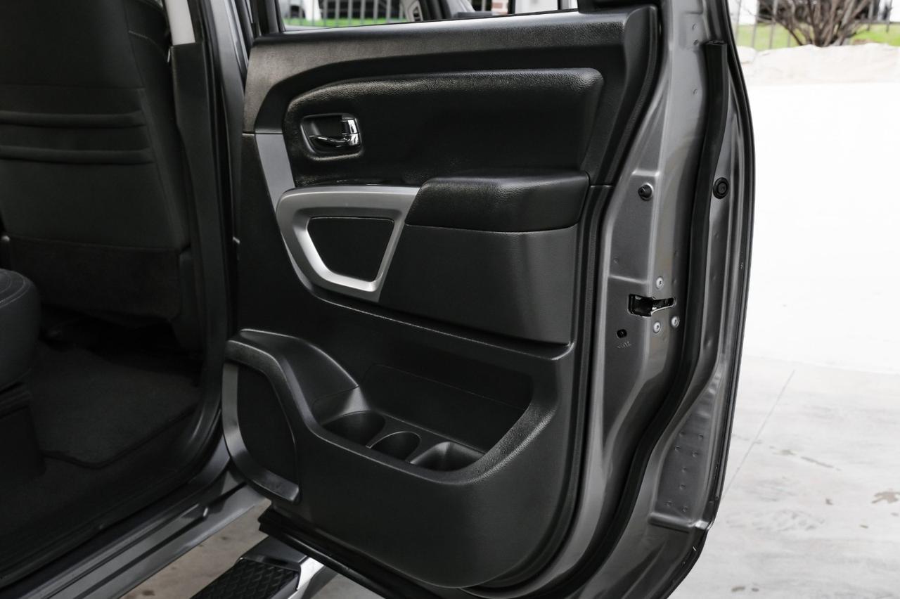 2017 Nissan Titan XD SV CREW CAB 4WD AUTOMATIC BLIND SPOT ASSIST NAVIGATION HEATED SEATS REAR CAMERA Carrollton TX