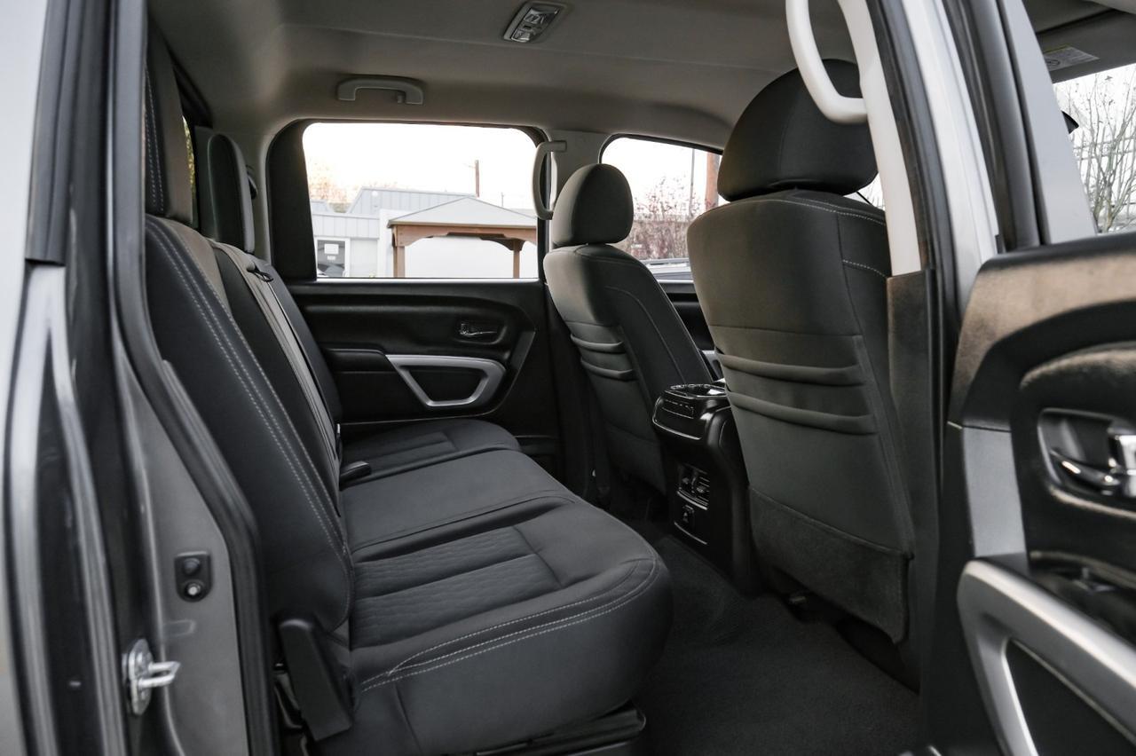 2017 Nissan Titan XD SV CREW CAB 4WD AUTOMATIC BLIND SPOT ASSIST NAVIGATION HEATED SEATS REAR CAMERA Carrollton TX