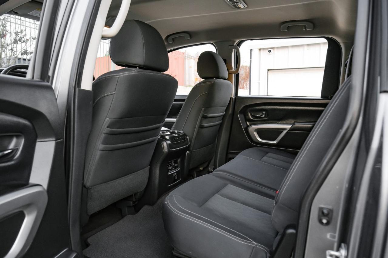 2017 Nissan Titan XD SV CREW CAB 4WD AUTOMATIC BLIND SPOT ASSIST NAVIGATION HEATED SEATS REAR CAMERA Carrollton TX