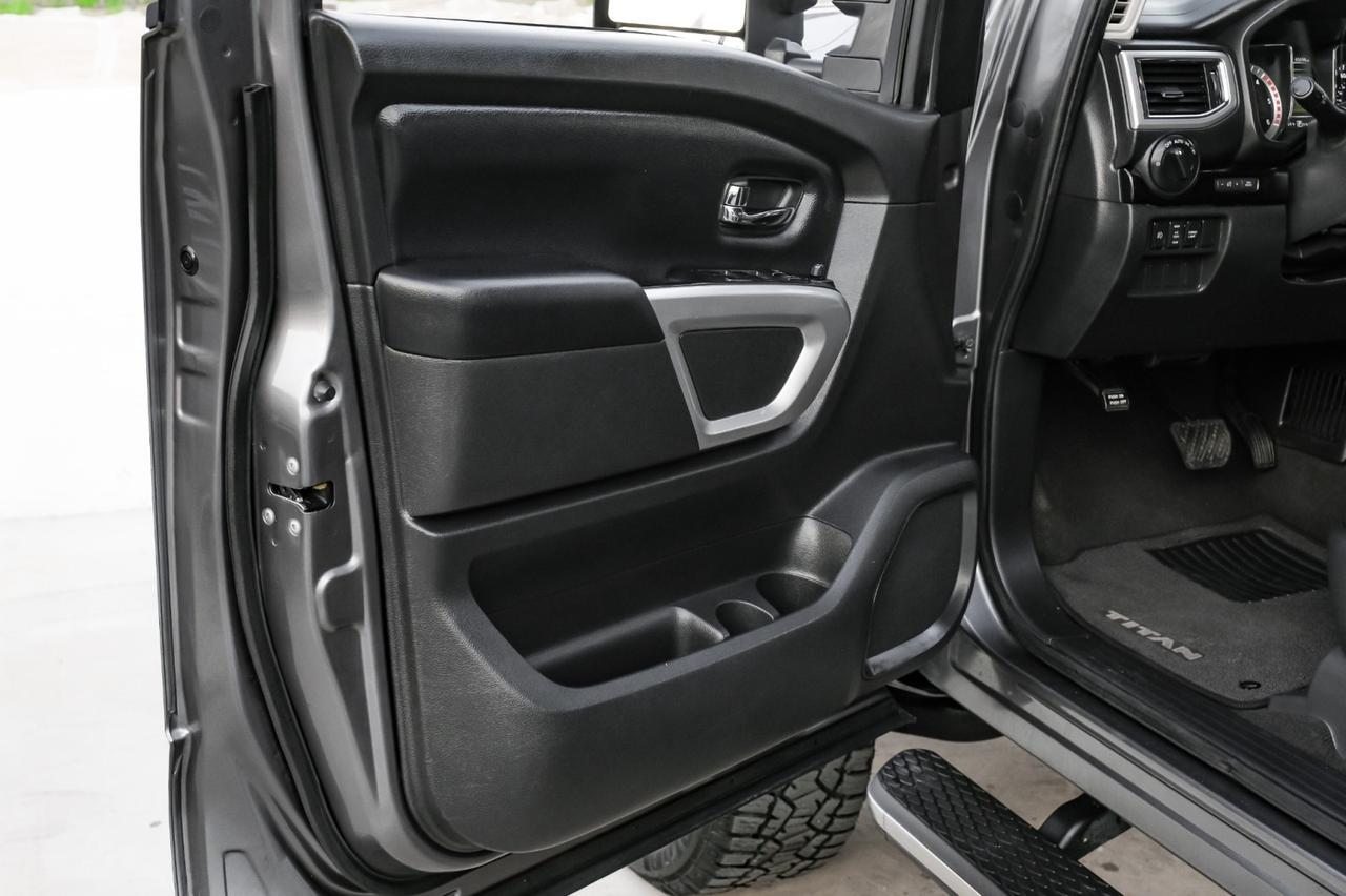 2017 Nissan Titan XD SV CREW CAB 4WD AUTOMATIC BLIND SPOT ASSIST NAVIGATION HEATED SEATS REAR CAMERA Carrollton TX