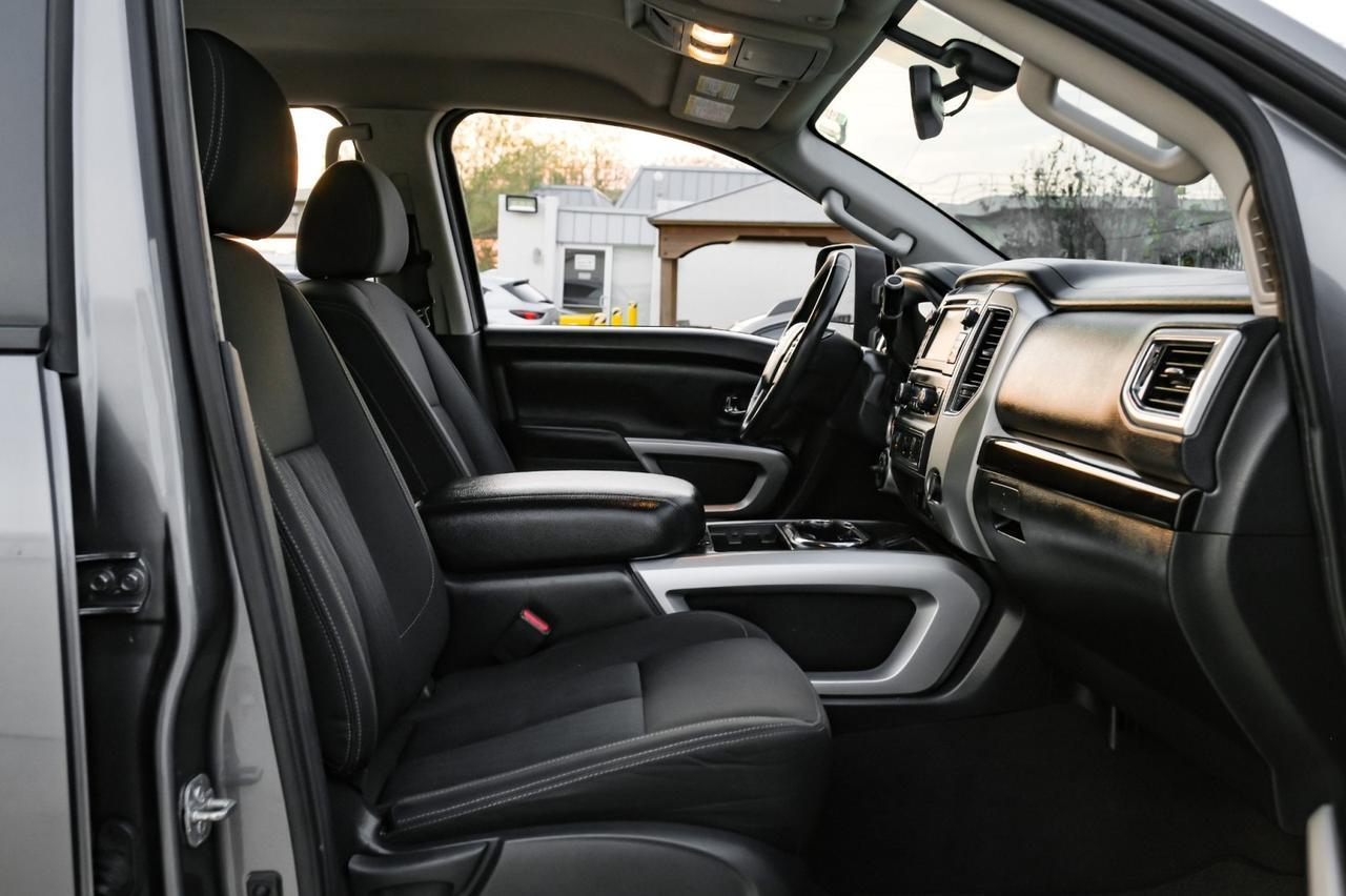 2017 Nissan Titan XD SV CREW CAB 4WD AUTOMATIC BLIND SPOT ASSIST NAVIGATION HEATED SEATS REAR CAMERA Carrollton TX