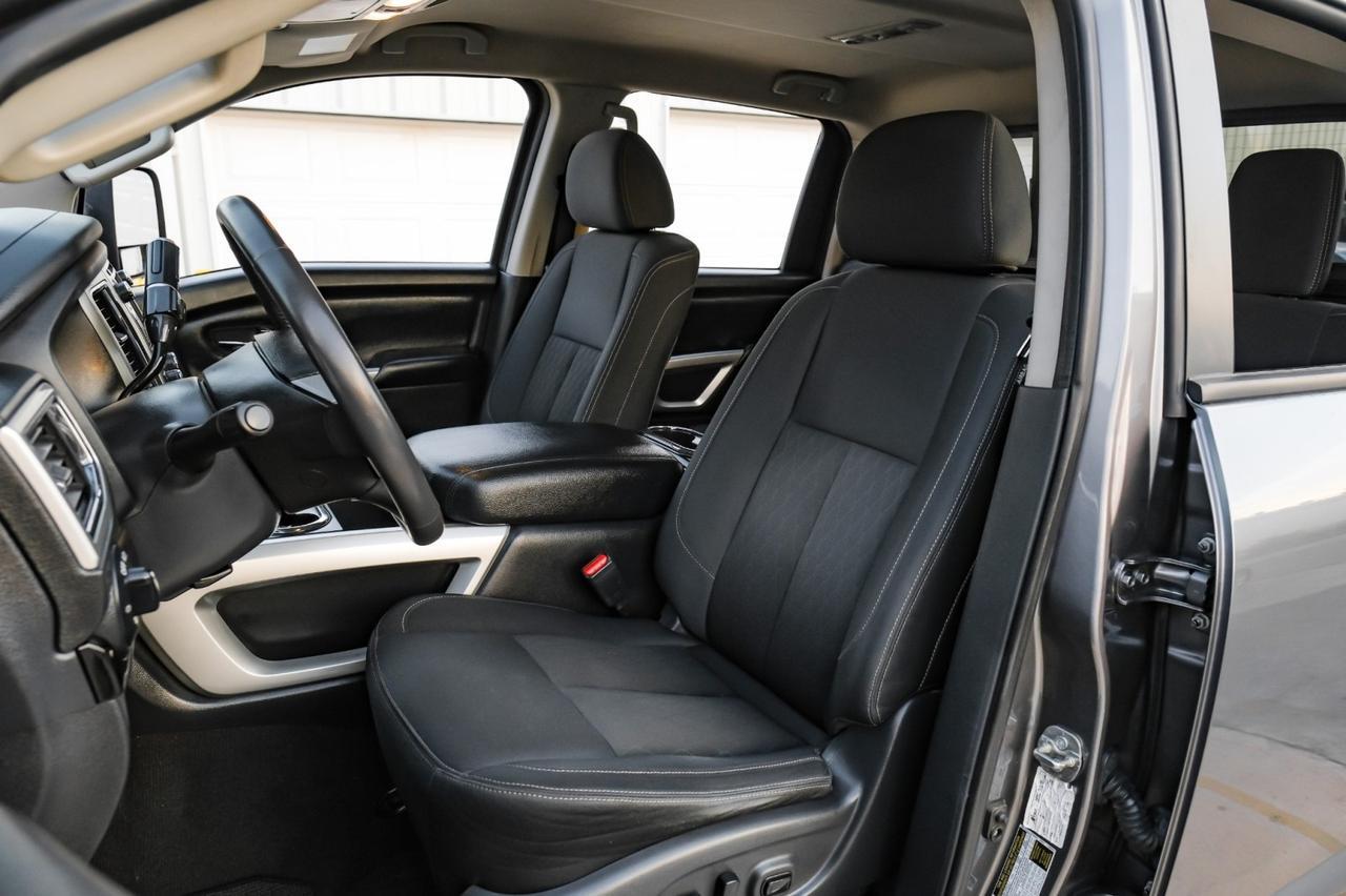 2017 Nissan Titan XD SV CREW CAB 4WD AUTOMATIC BLIND SPOT ASSIST NAVIGATION HEATED SEATS REAR CAMERA Carrollton TX