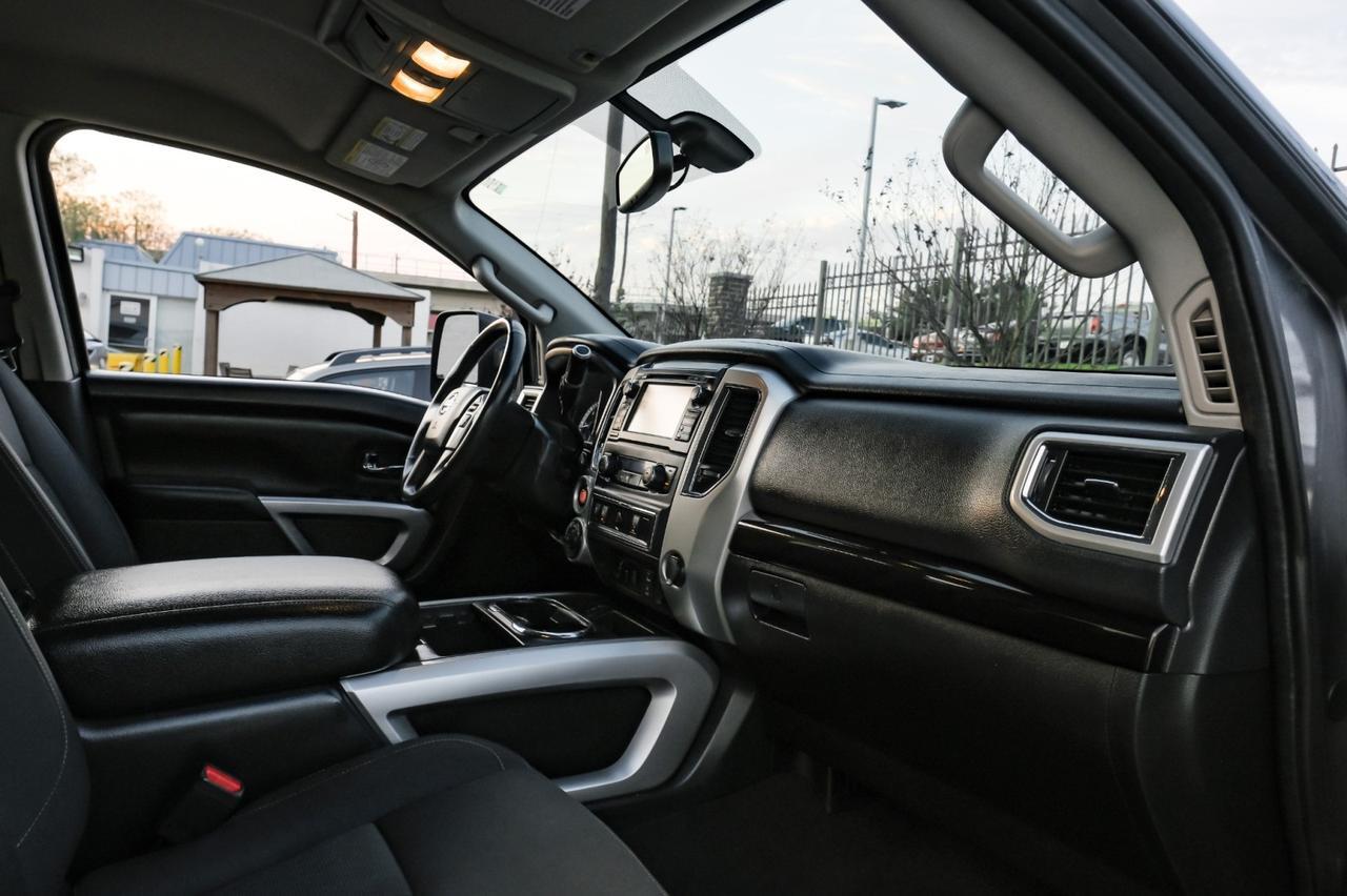 2017 Nissan Titan XD SV CREW CAB 4WD AUTOMATIC BLIND SPOT ASSIST NAVIGATION HEATED SEATS REAR CAMERA Carrollton TX