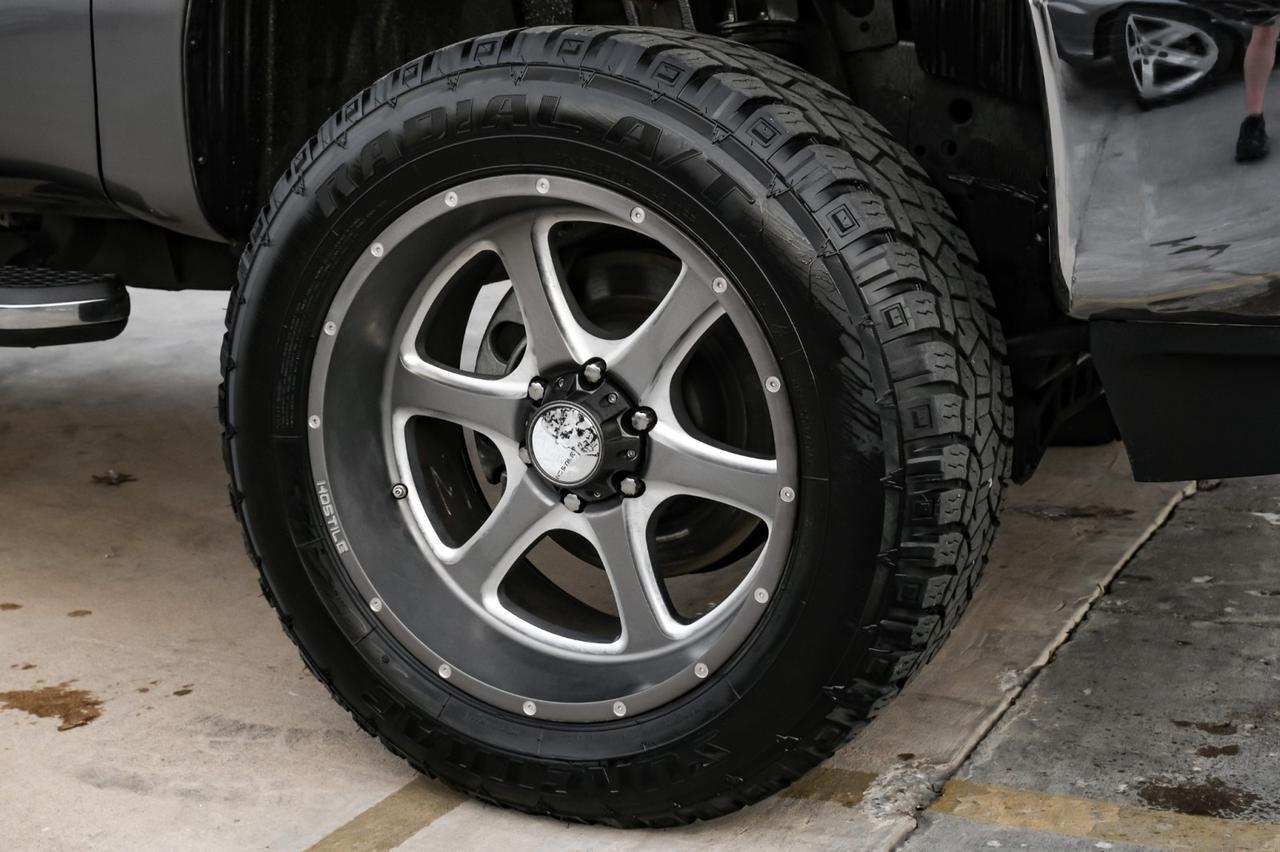 2017 Nissan Titan XD SV CREW CAB 4WD AUTOMATIC BLIND SPOT ASSIST NAVIGATION HEATED SEATS REAR CAMERA Carrollton TX