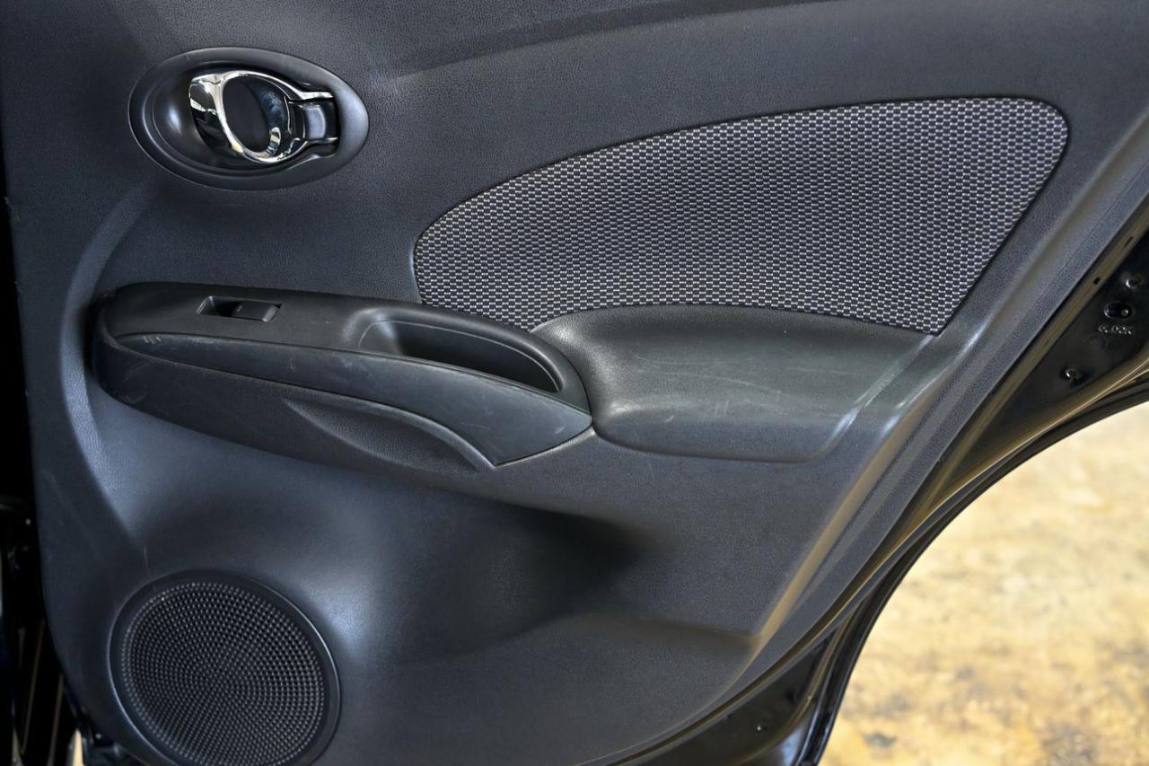 2017 Nissan Versa 1.6 SV Sedan Miami FL