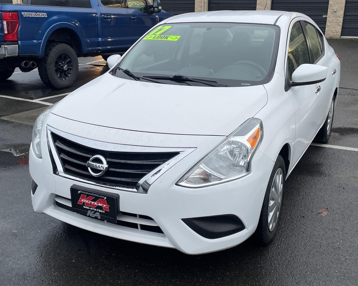 2017 Nissan Versa SV Sedan 4D