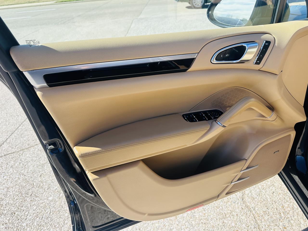 2017 PORSCHE Cayenne Platinum Edition Dallas TX