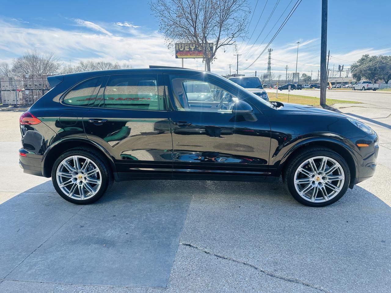 2017 PORSCHE Cayenne Platinum Edition Dallas TX