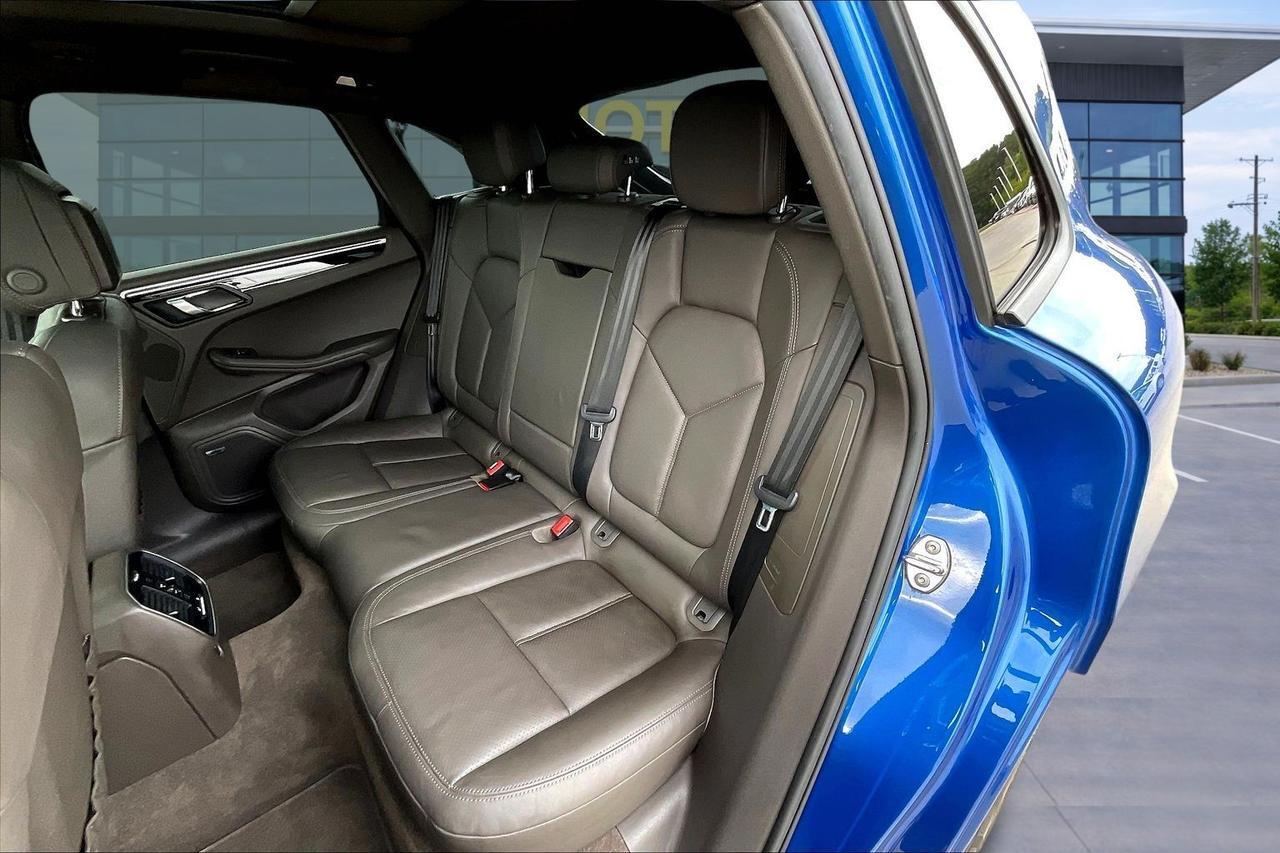 2017 PORSCHE MACAN Houston TX
