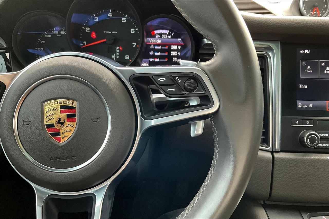 2017 PORSCHE MACAN Houston TX