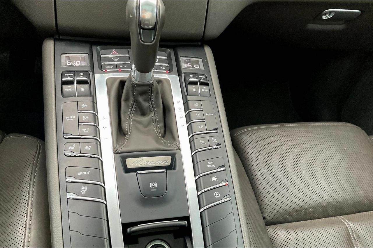 2017 PORSCHE MACAN Houston TX
