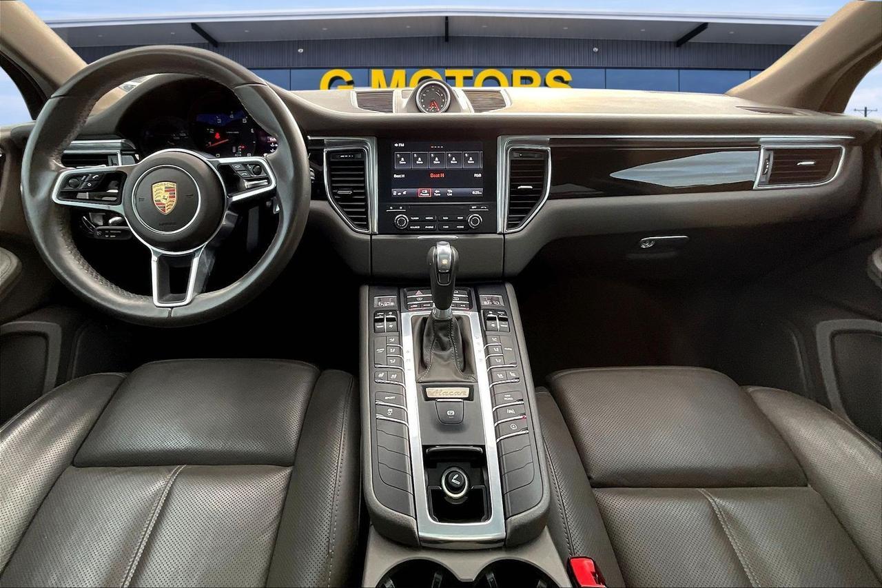 2017 PORSCHE MACAN Houston TX