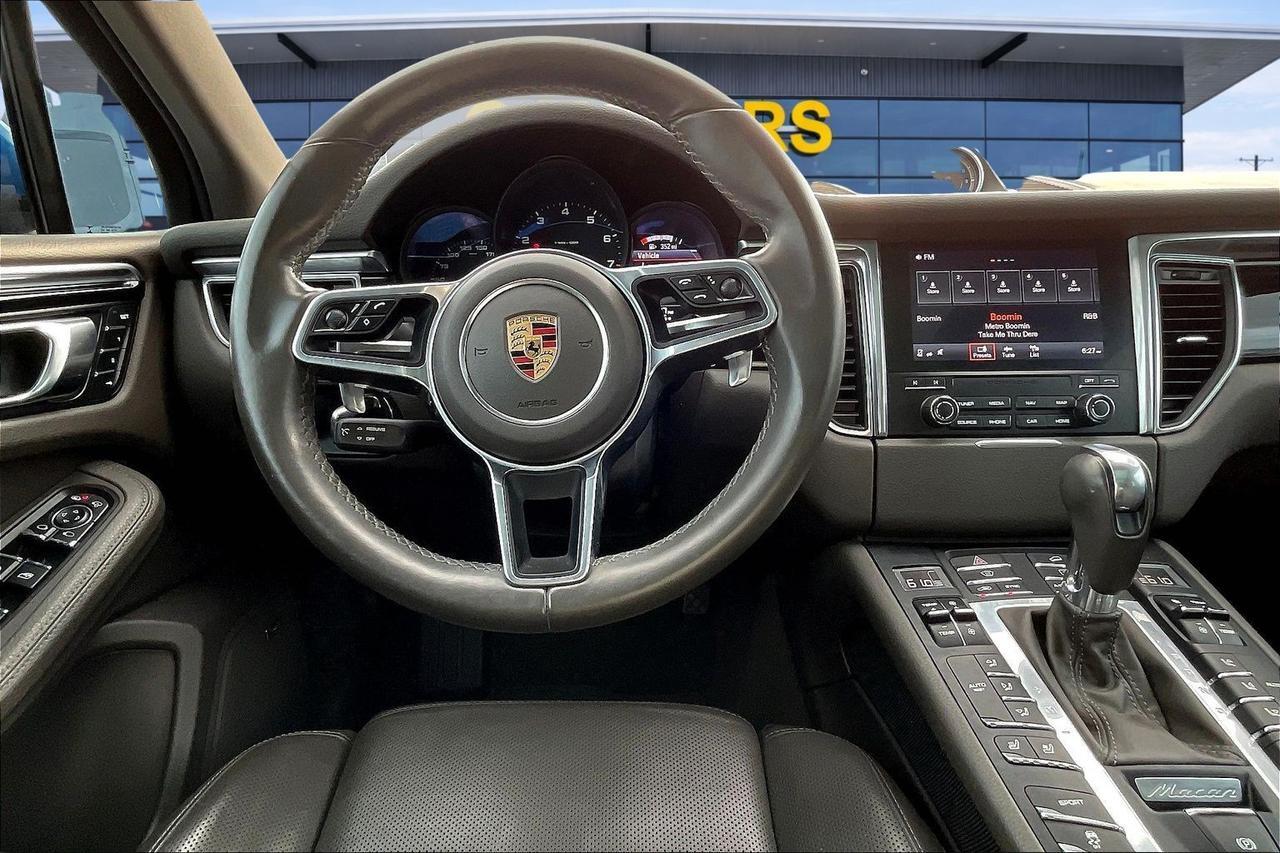 2017 PORSCHE MACAN Houston TX