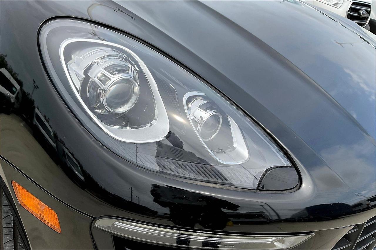 2017 PORSCHE MACAN Houston TX
