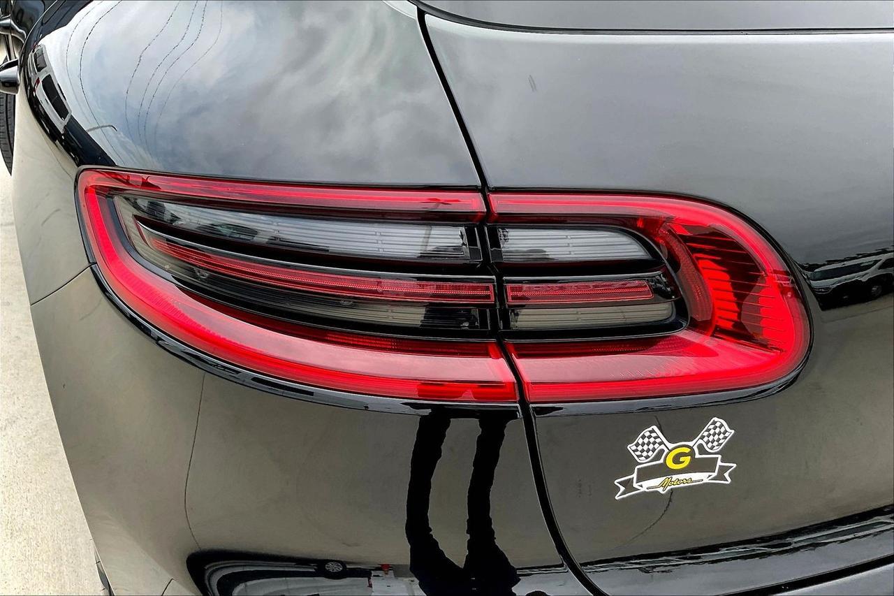 2017 PORSCHE MACAN Houston TX