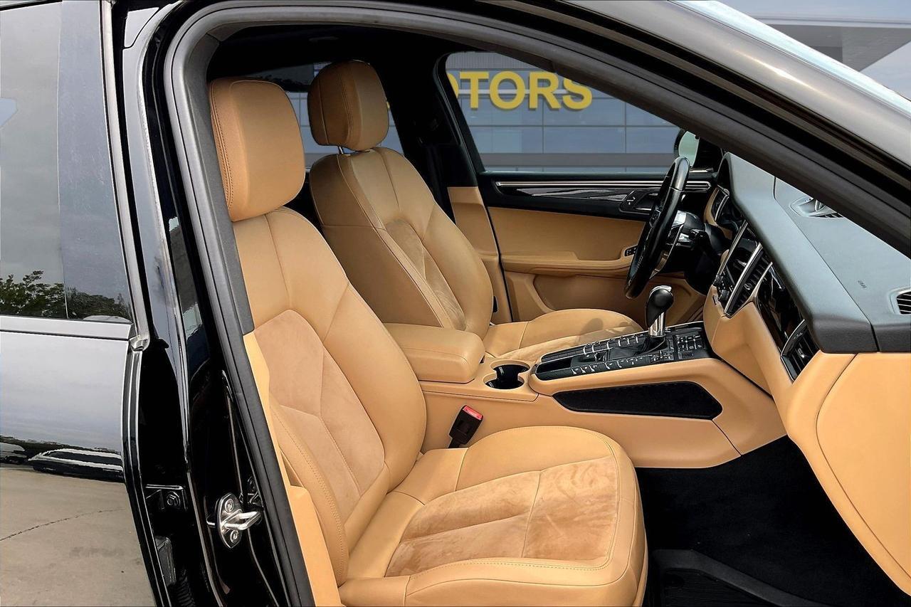 2017 PORSCHE MACAN Houston TX
