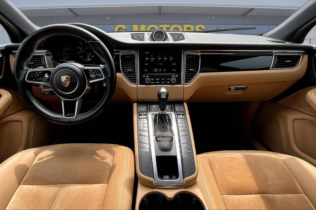 2017 PORSCHE MACAN Houston TX