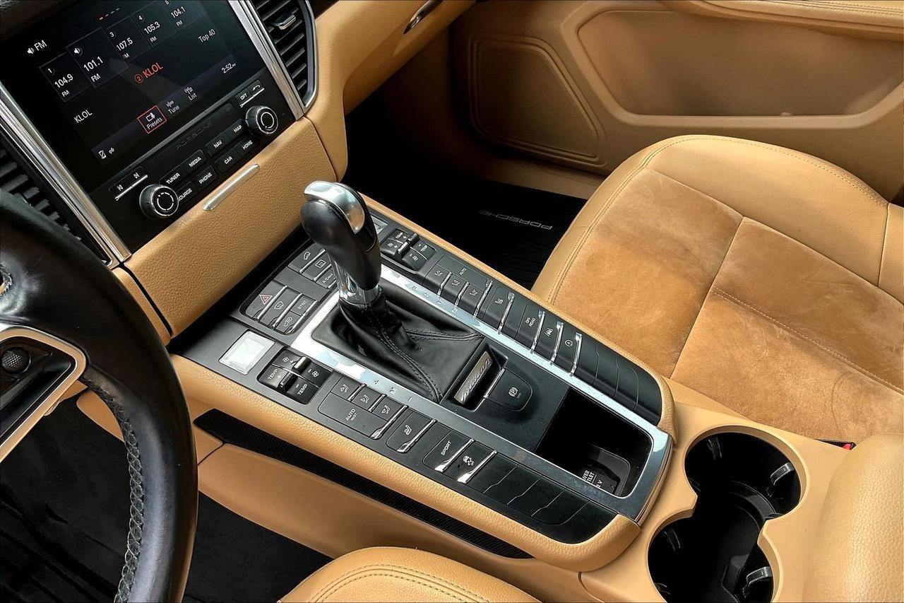 2017 PORSCHE MACAN Houston TX
