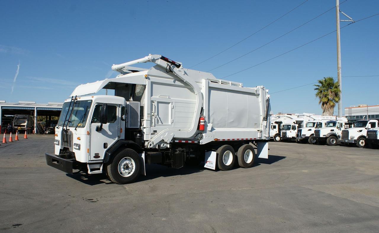 2017 Peterbilt 320 40 Yard Heil Front Loader Tampa FL