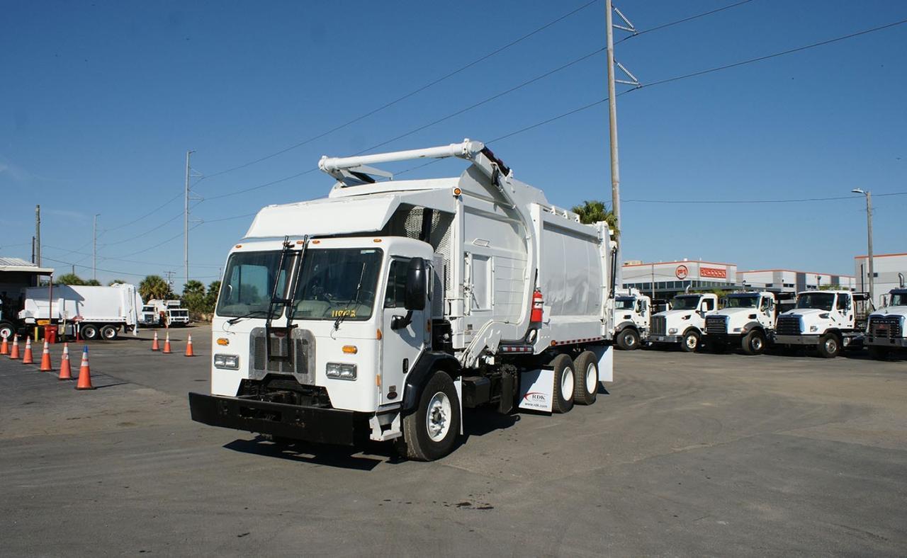 2017 Peterbilt 320 40 Yard Heil Front Loader Tampa FL