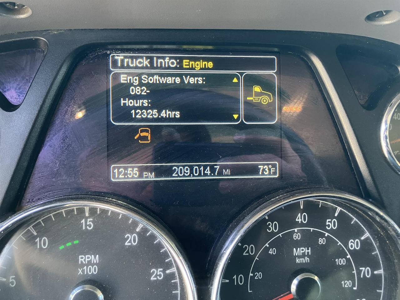 2017 Peterbilt 567 Rochester MN