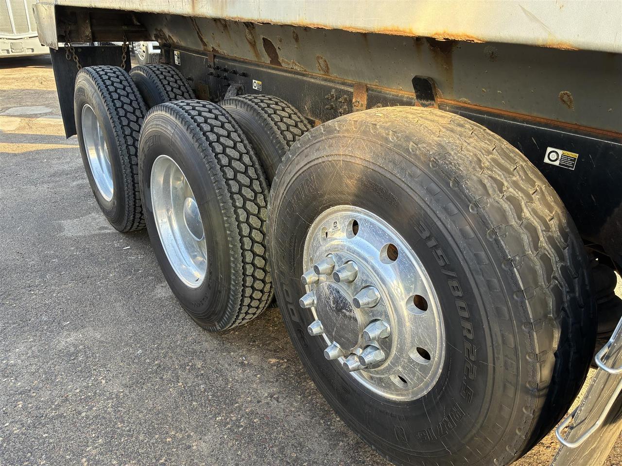 2017 Peterbilt 567 - image 4